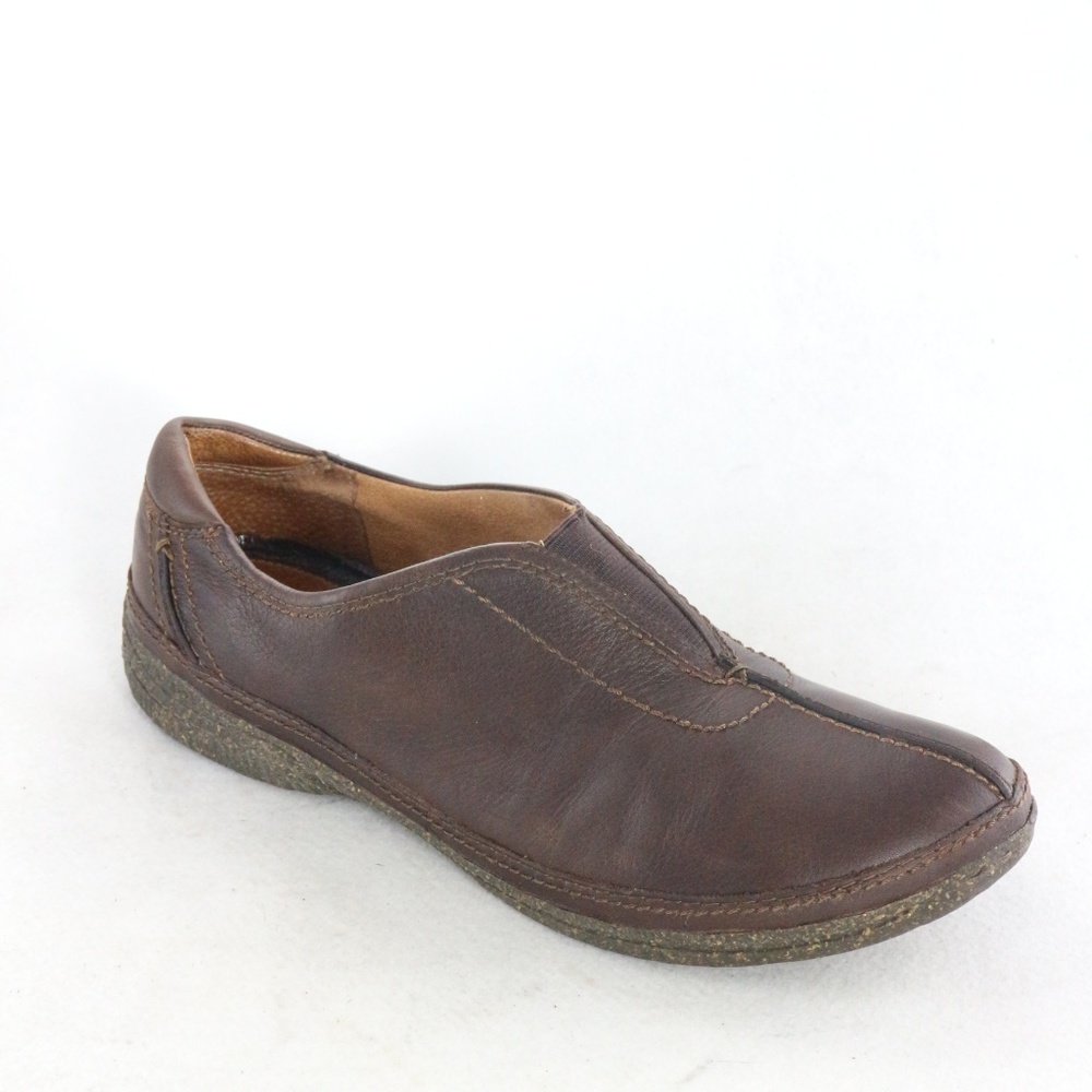 Clarks Artisan Brown Slip On Split Toe Loafers - image 7